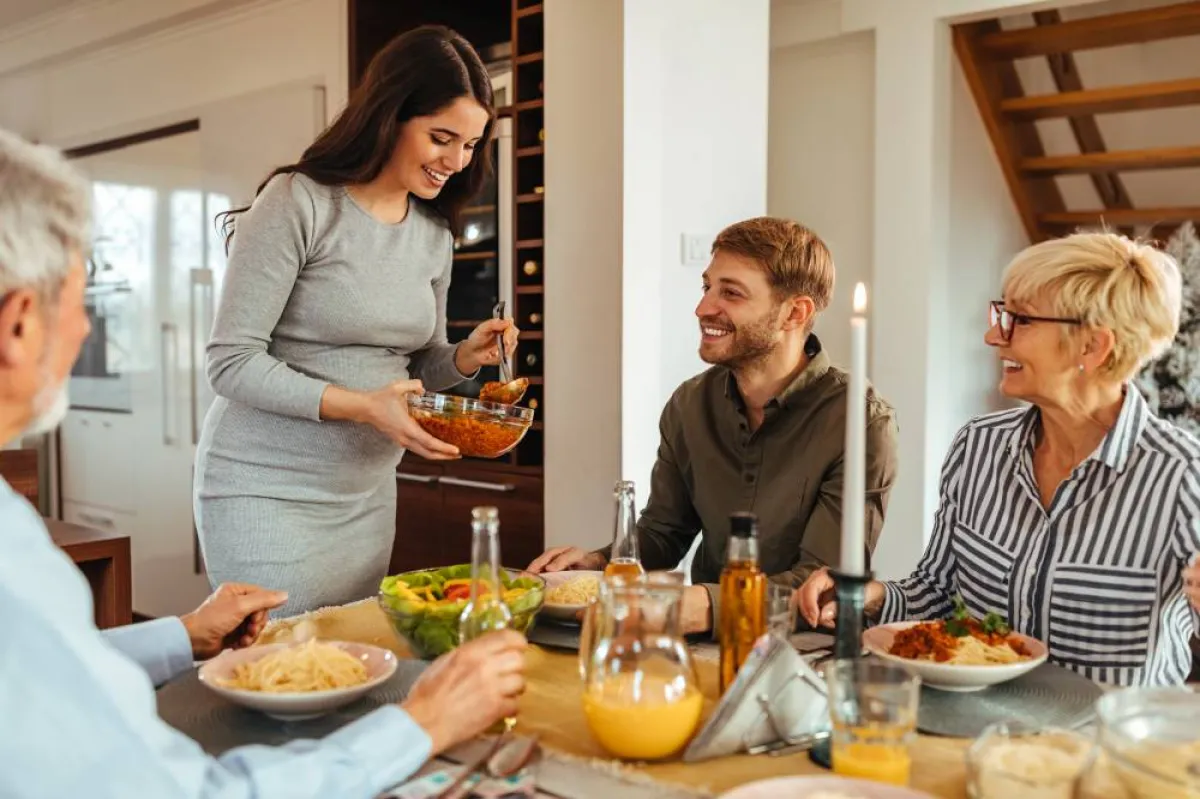  آداب الإتيكيت تقضي ببعد الضيف عن إظهار عدم استساغة أي صنف من صنوف الأطعمة