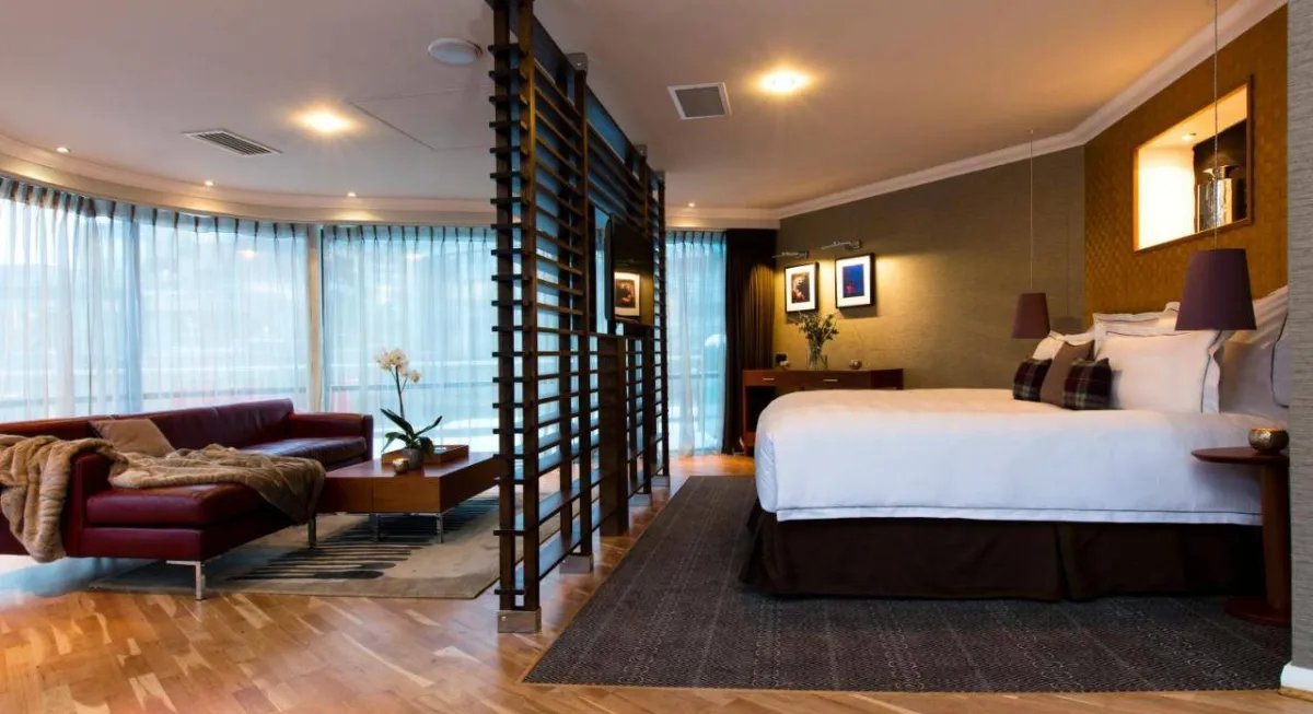 ذا غلاسهاوس