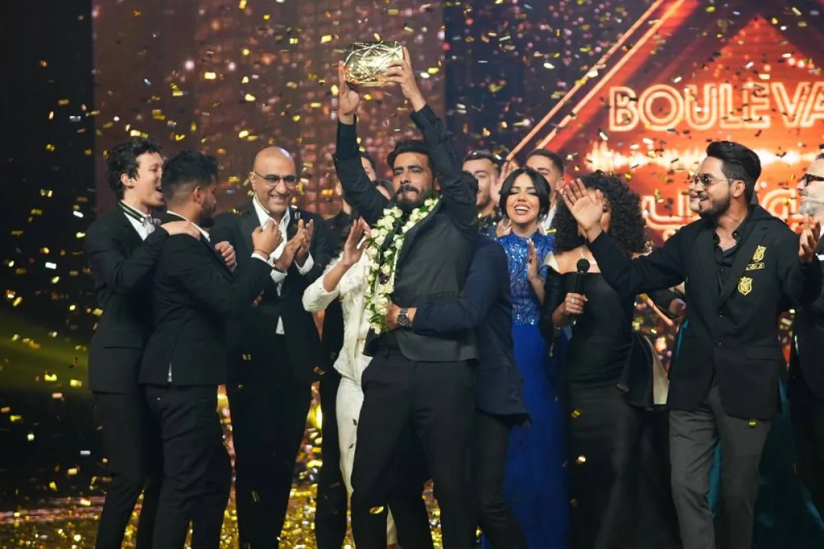 سالم الحمد بعد تتوجه بلقب نجم البوليفارد في ليلة الختام - الصورة من المسؤول الإعلامي لمجموعة الـmbc 