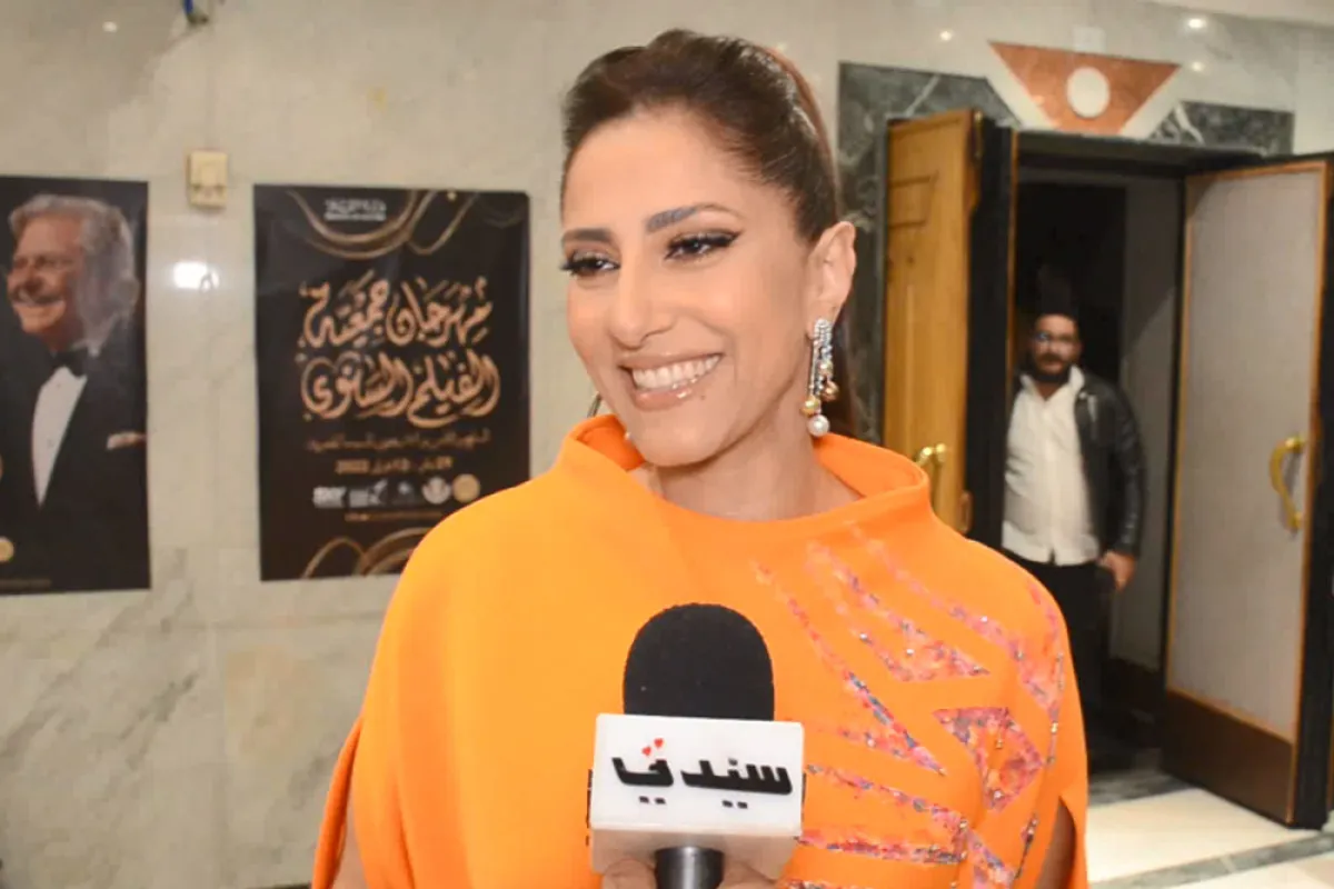النجمة حنان مطاوع خلال لقائها بكاميرا سيدتي - الصورة خاصة بسيدتي