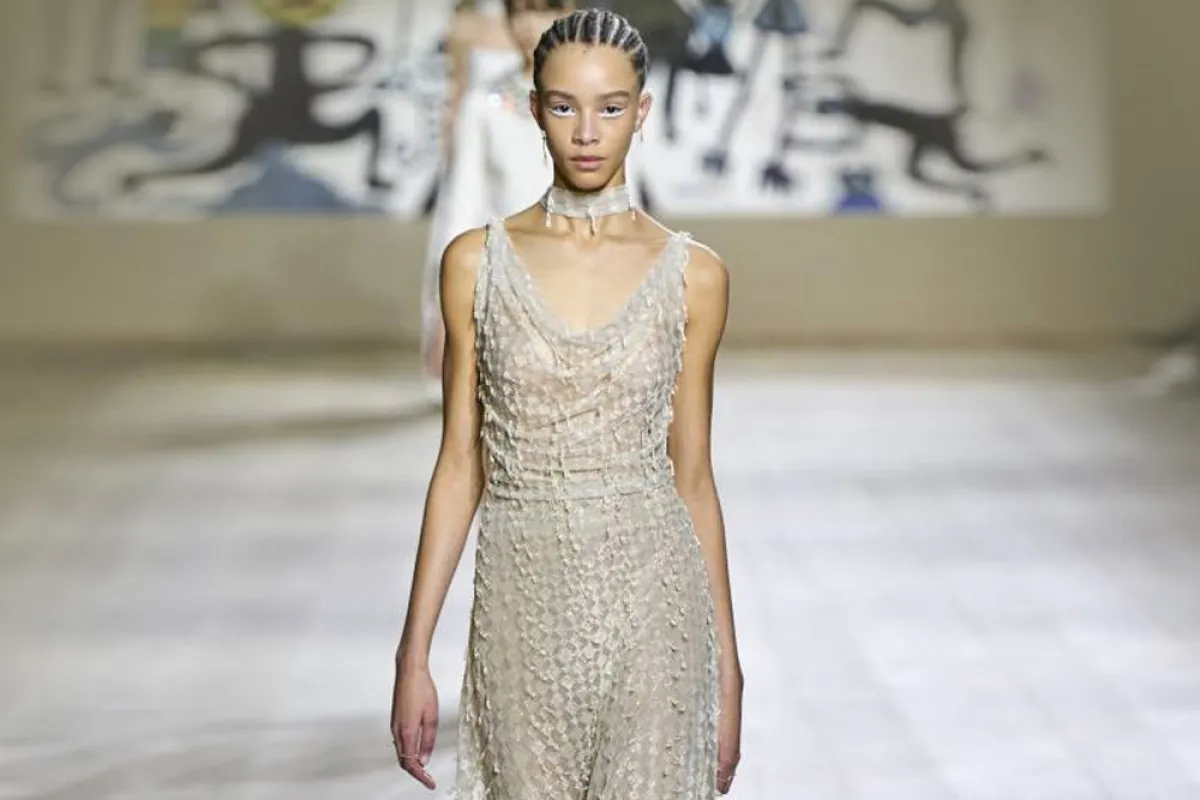 فستان خطوبة ناعم من ديور Dior