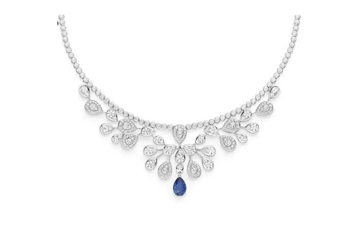 عقد مرصع بحجر الزفير من شوميه Chaumet