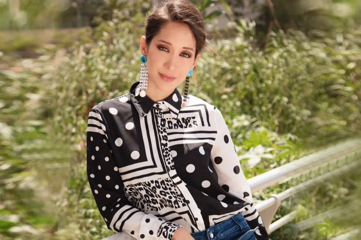 لانا الساحلي بسروال جينز كاجوال  