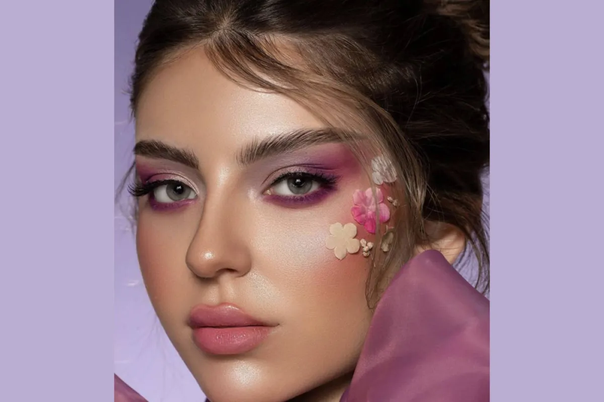 دمج اللون الزهري والبنفسجي باسلوب اريج ابراهيم -الصورة من حسابها على الانستغرام