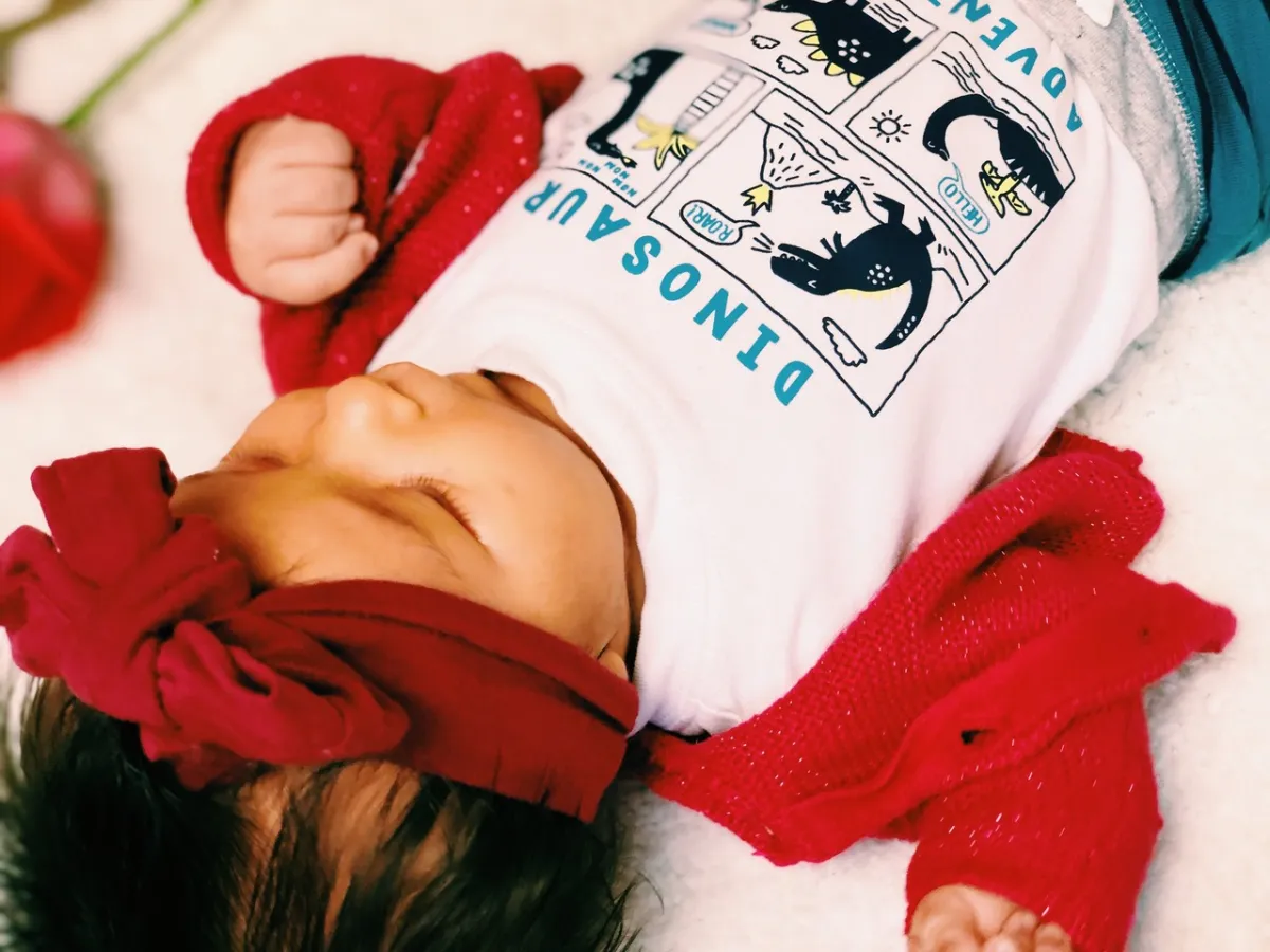 صورة لطفلة هادئة