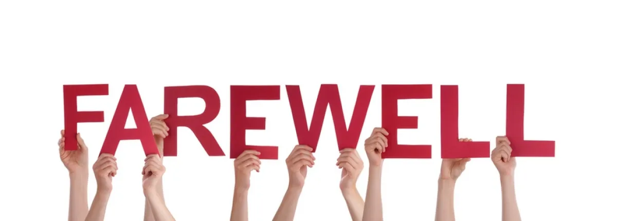 تنظيم حفل لوداع الزميل الذي سيغادر العمل، يُشعر الأخير بالتقدير 