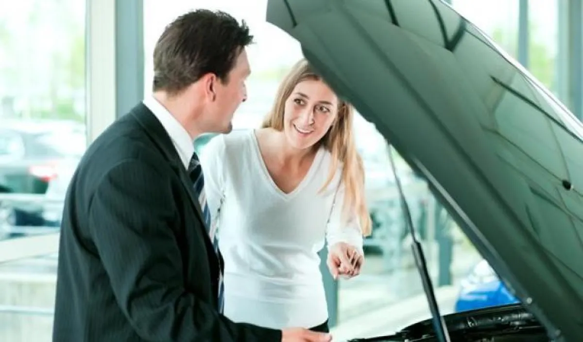 تختار السيارة أفضل من الرجل