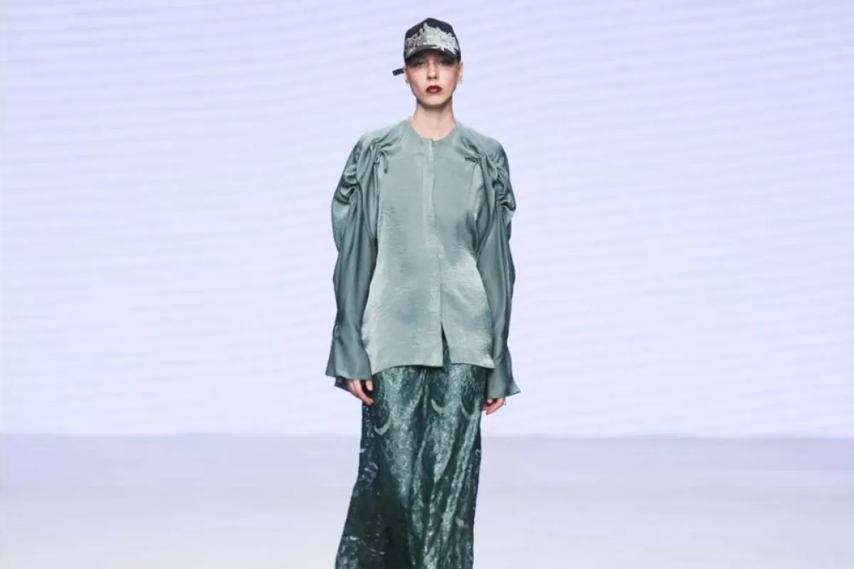 قمصان ساتان خروج من أل قفطان  Al Kaftan