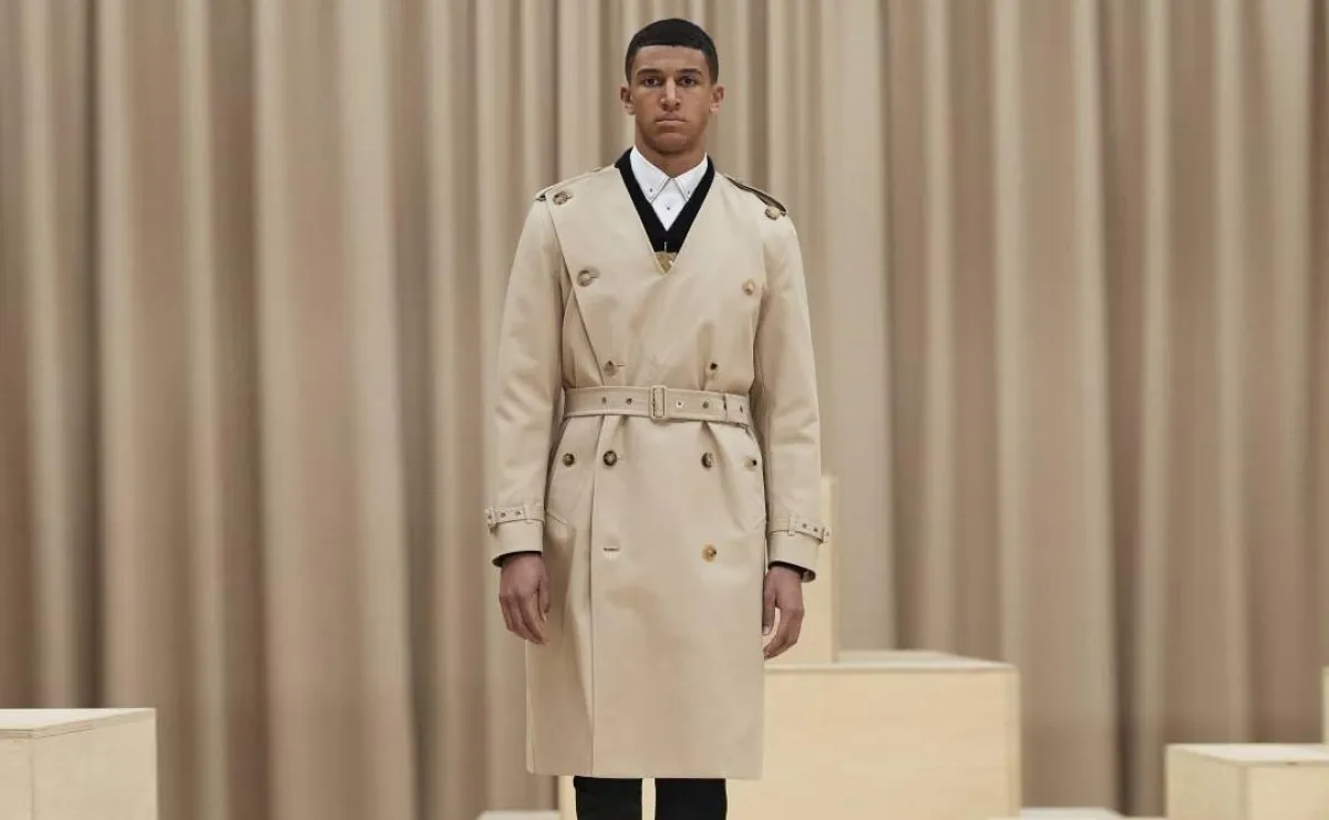 معطف ميدي باللون البيج من بربري Burberry