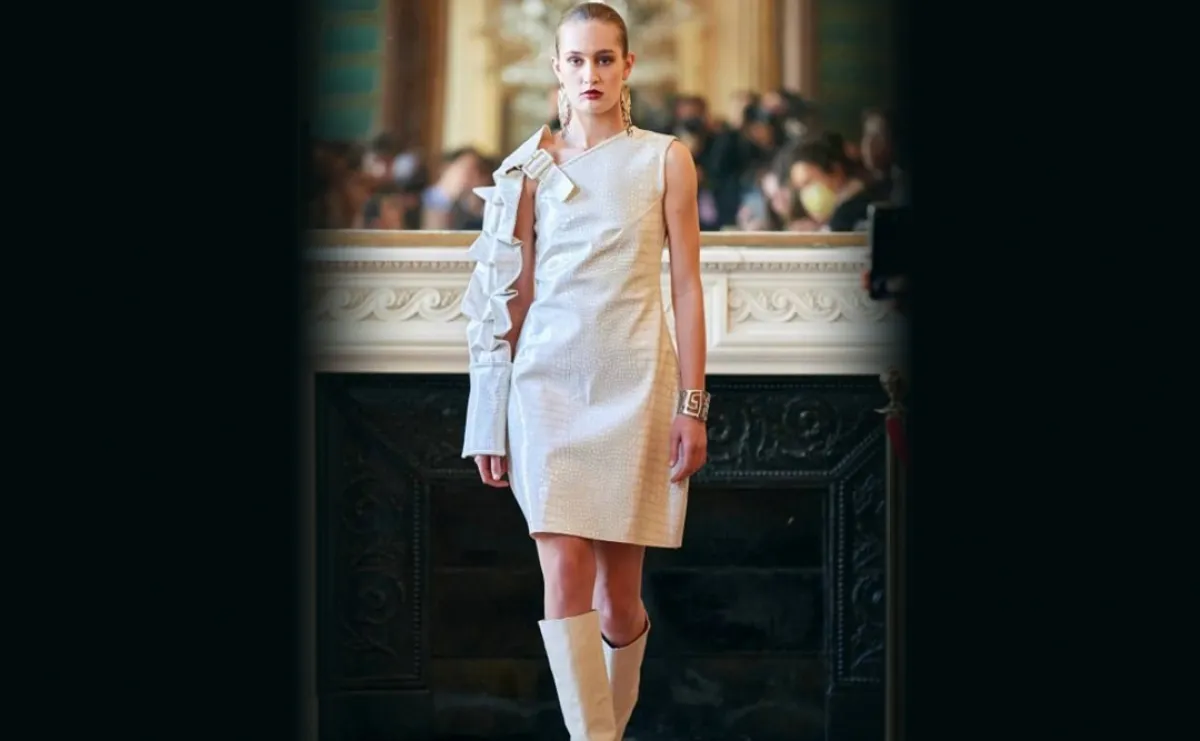 موديلات فساتين جلد قصيرة لربيع 2022 من فلاينغ سولو  Flying Solo