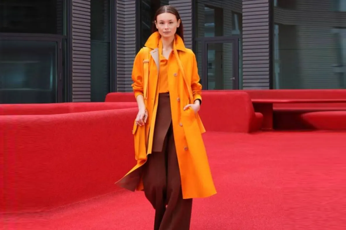 موديلات سراويل قماش بقصّة الأرجل العريضة من أكريس  Akris