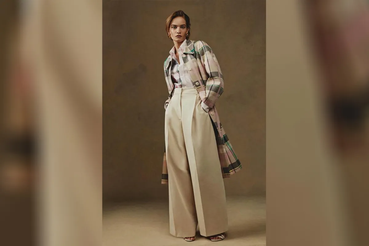 سراويل فضفاضة عصرية من عروض ربيع وصيف 2022