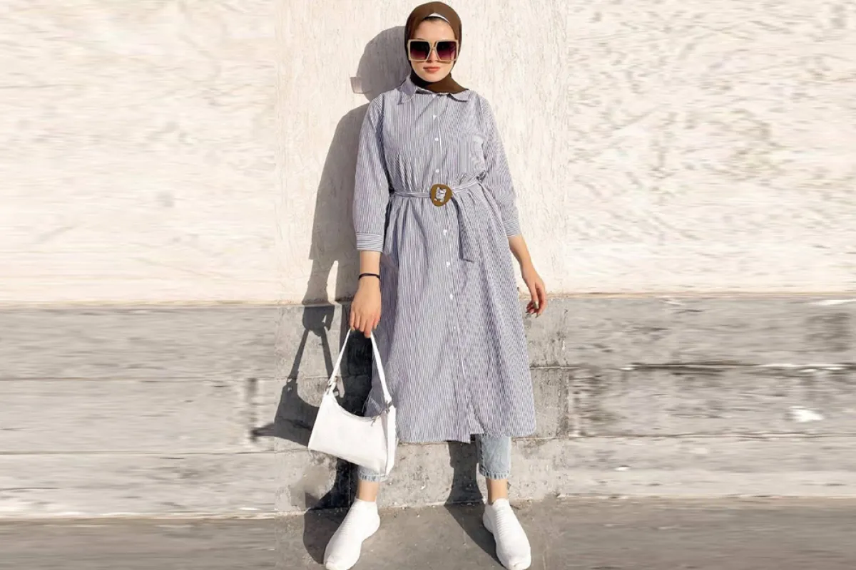 كاميليا عصام بفستان كاجوال مخطط