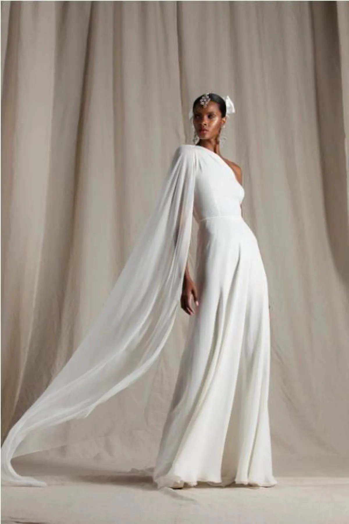 فستان بدون ذيل من نعيم خان  Naeem Khan