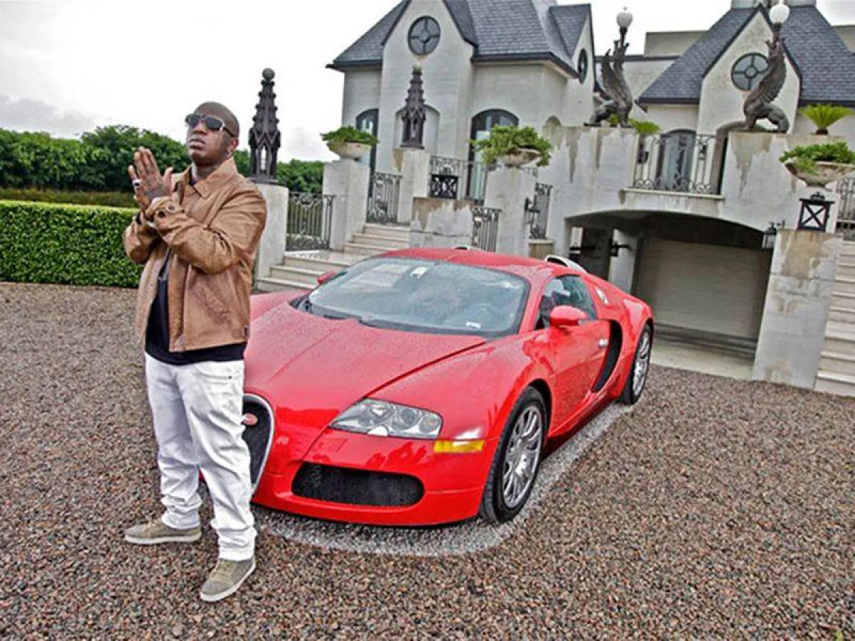 أغلى 10 سيارات يمتلكها المشاهير