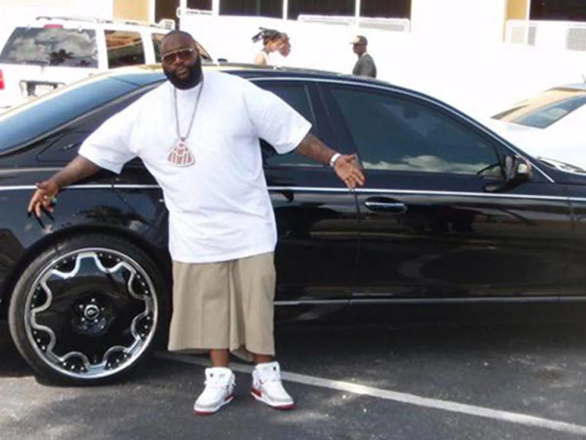 أغلى 10 سيارات يمتلكها المشاهير