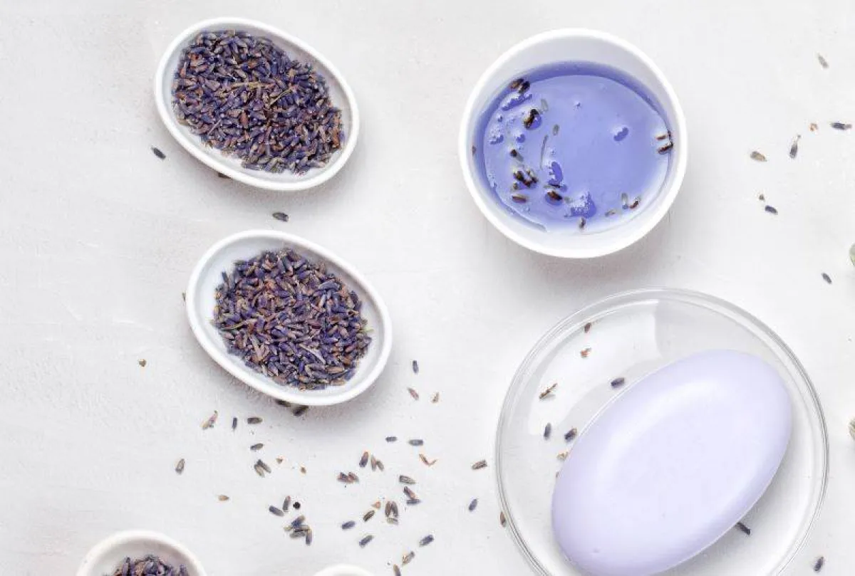 تنظيف البشرة