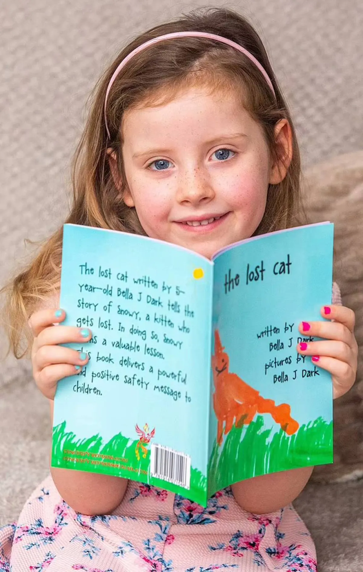 بريطانية صاحبة الخمسة اعوام تصبح أصغر مؤلفة كتب في العالم 