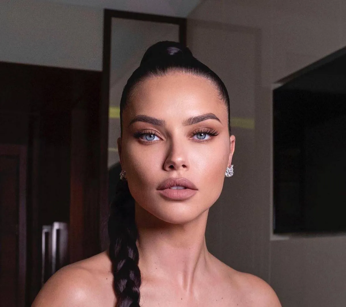 تسريحات شعر أدريانا ليما