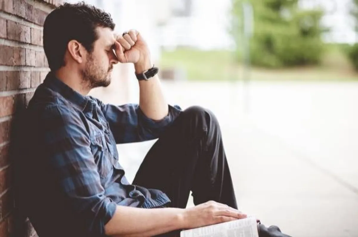 من المهم تقبل فكرة أن المزاج والعواطف والأفكار اليوم لا تنتمي إلى الغد
