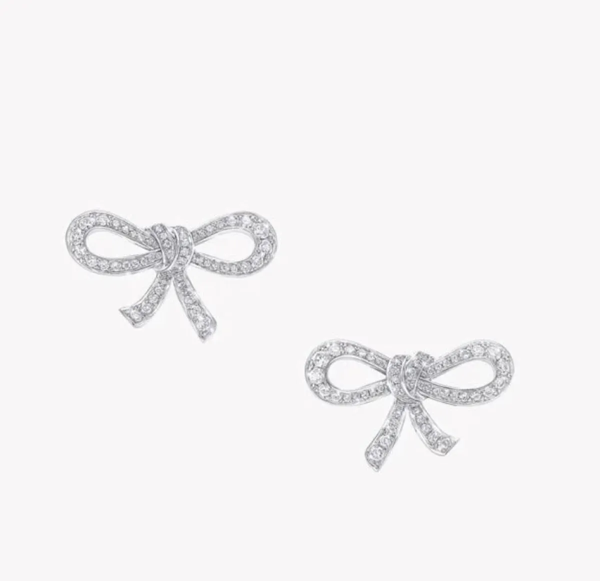 اقراط فيونكة