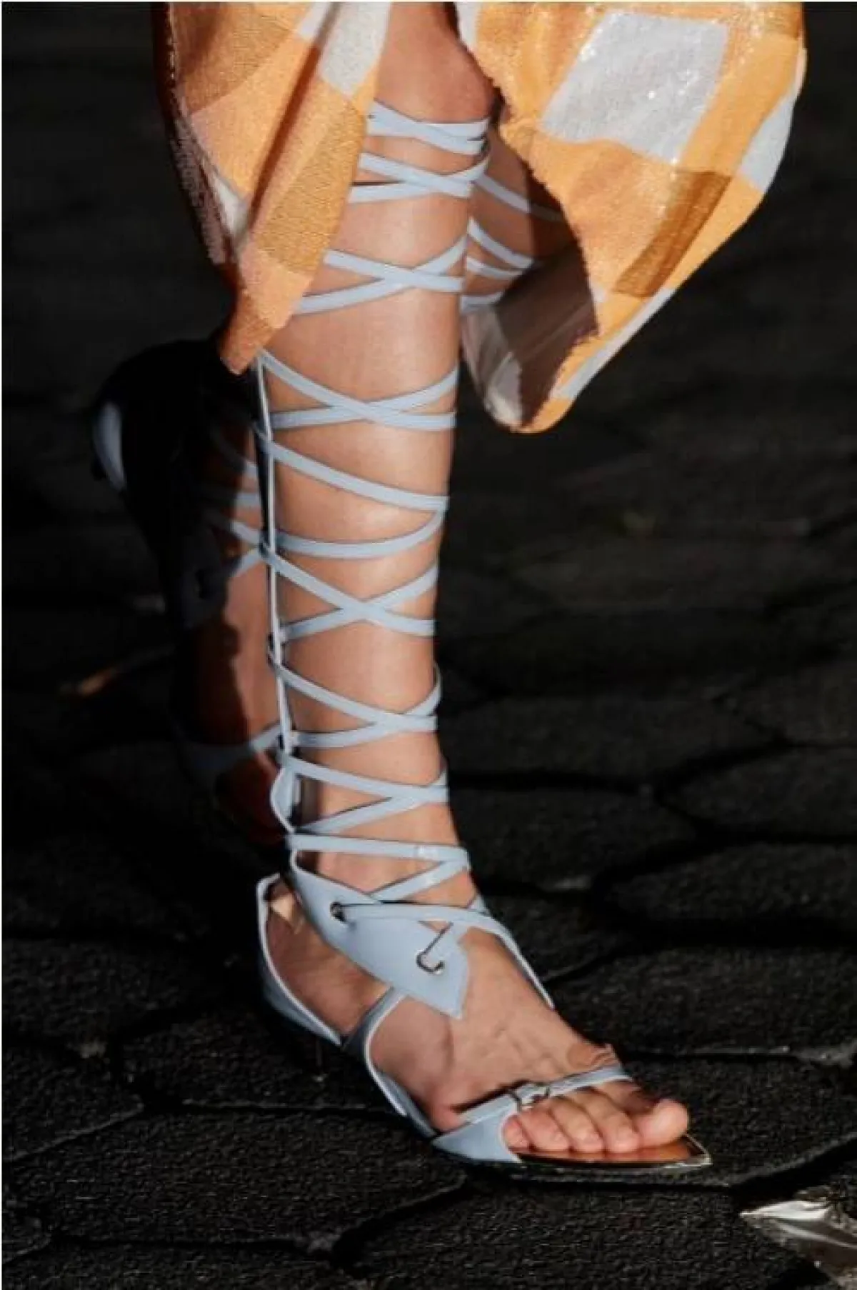 حذاء باللون الازرق من برابال غورونغ  Prabal Gurung