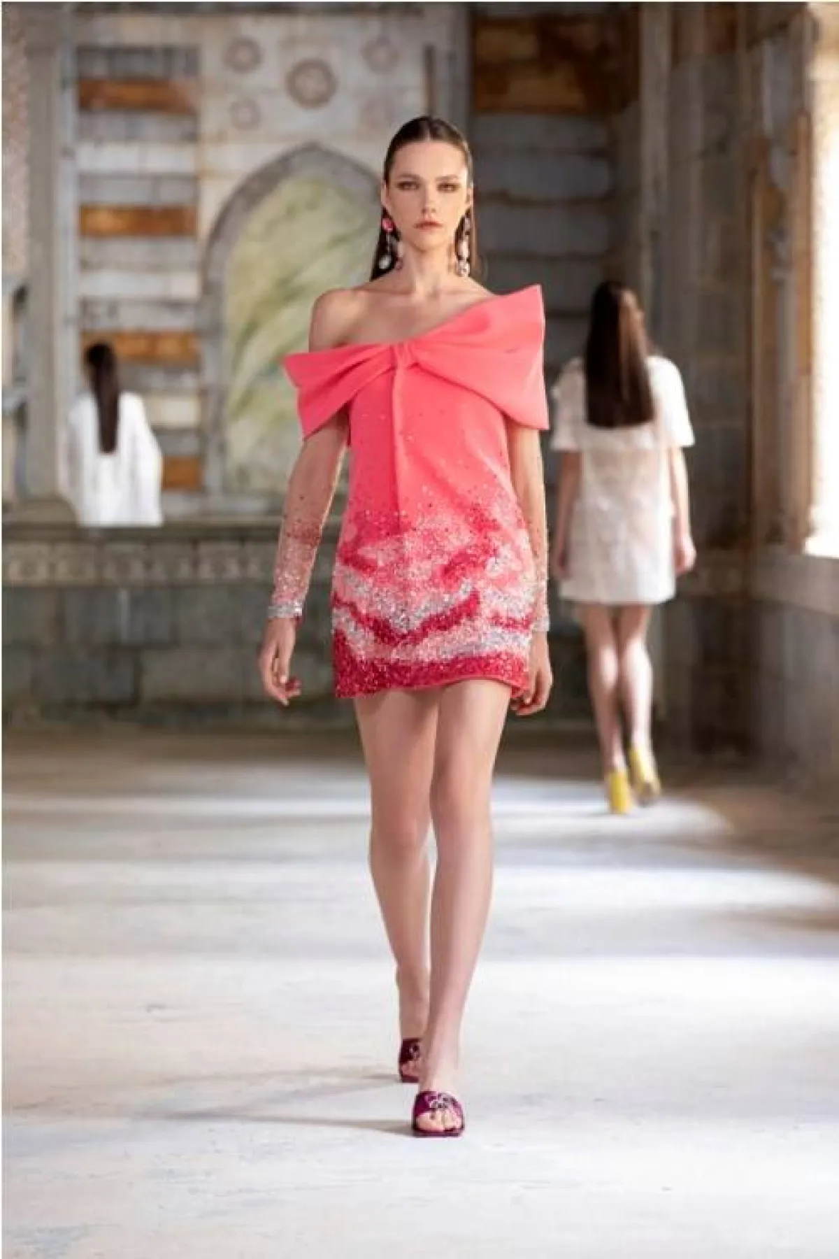 فستان براق قصير من جورج حبيقة  Georges Hobeika