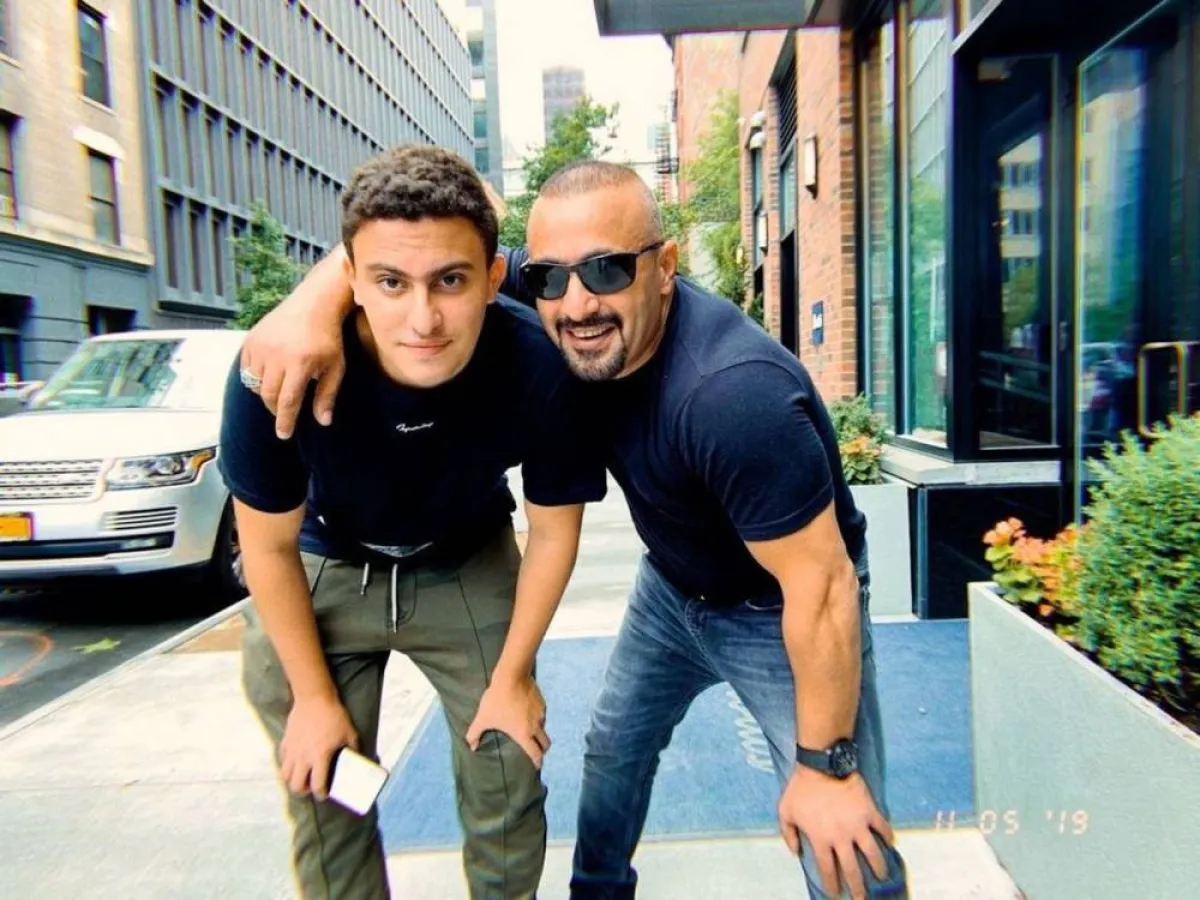 ياسين برفقة والده أحمد السقا - الصورة من حسابه على انستغرام