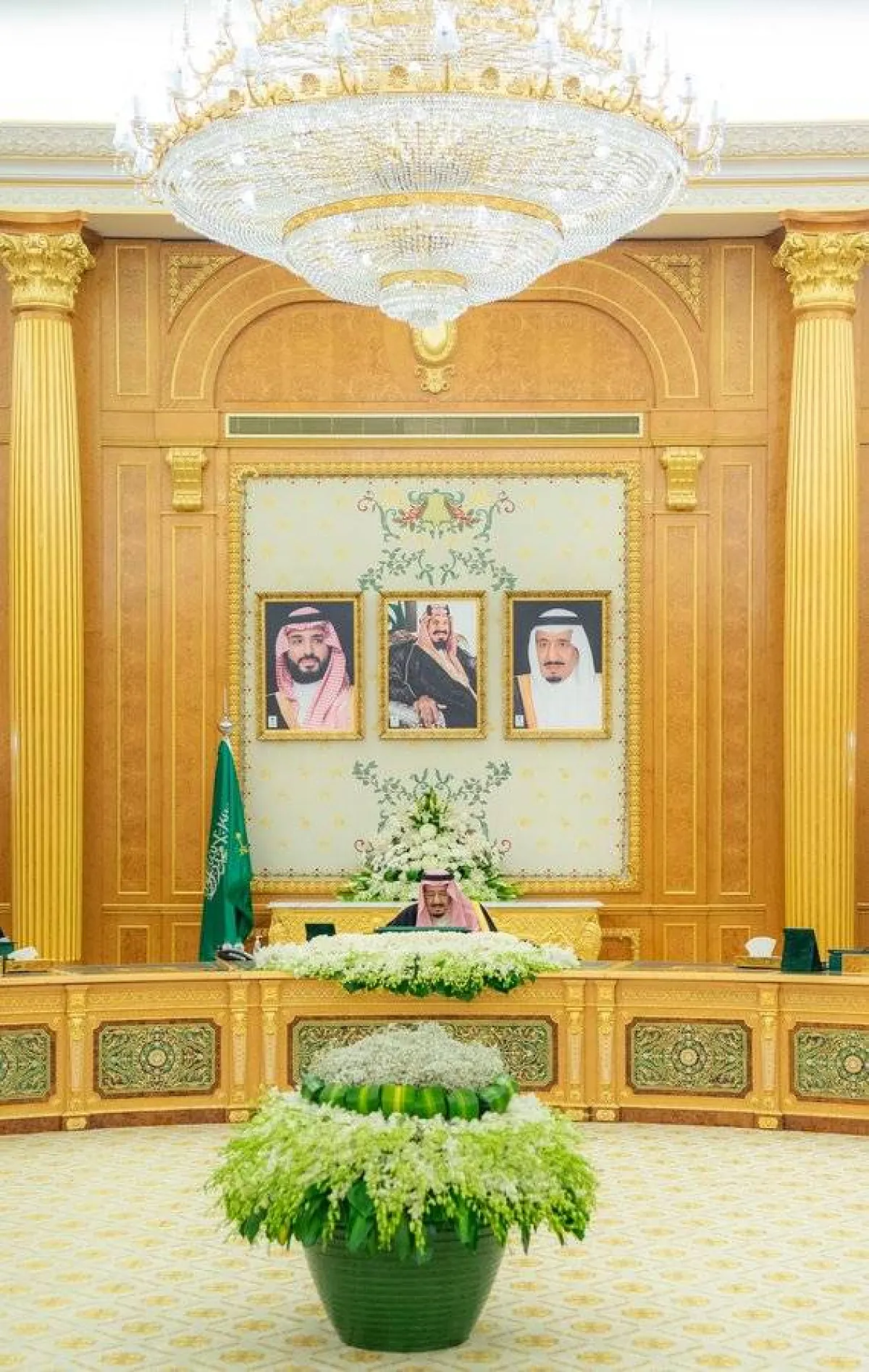 خادم الحرمين الشريفين يرأس جلسة مجلس الوزراء - الصورة من "واس"