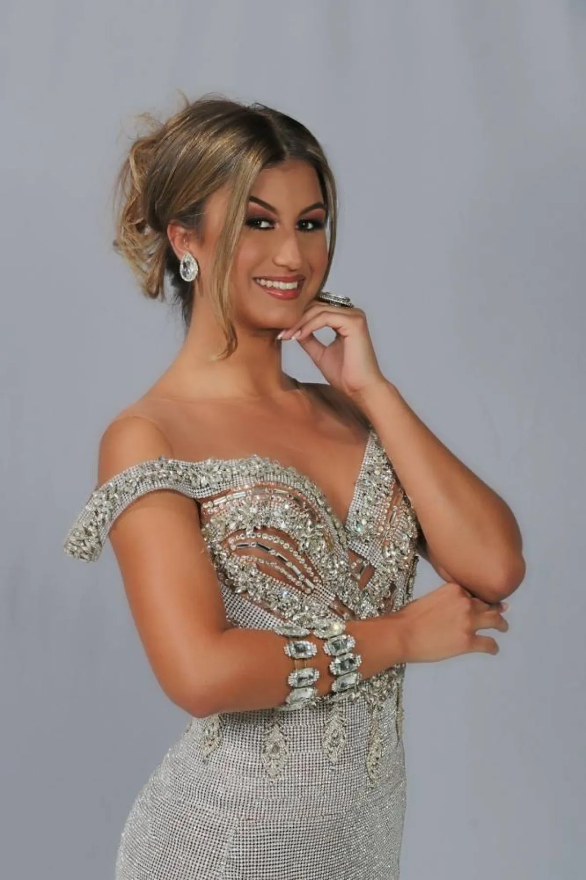 إحدى متسابقات ملكة جمال العالم للسياحة والبيئة - الصورة من المسؤول الإعلامي للمسابقة