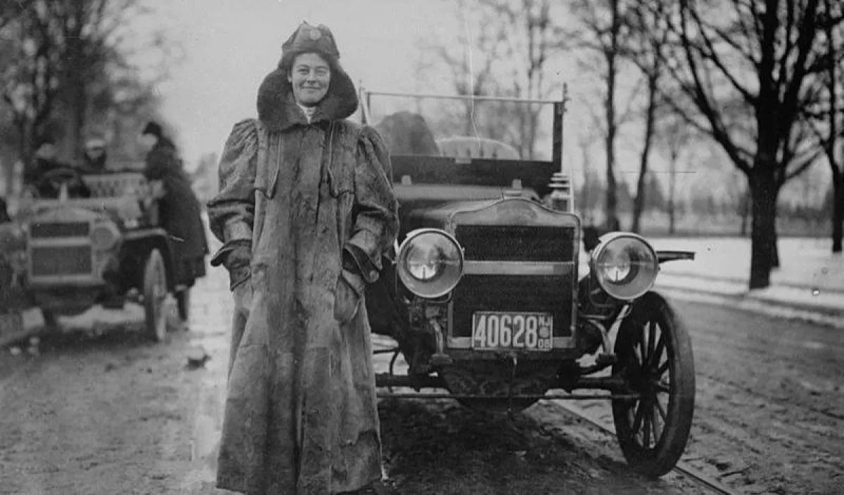 احتفالاً باليوم العالمي للمرأة.. نساء غيّرن مضمون السيارة في العالم