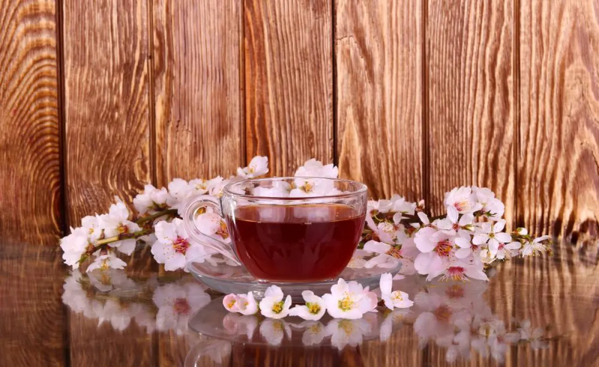 الشاي ينزع الخدوش عن الأسطح الخشبية