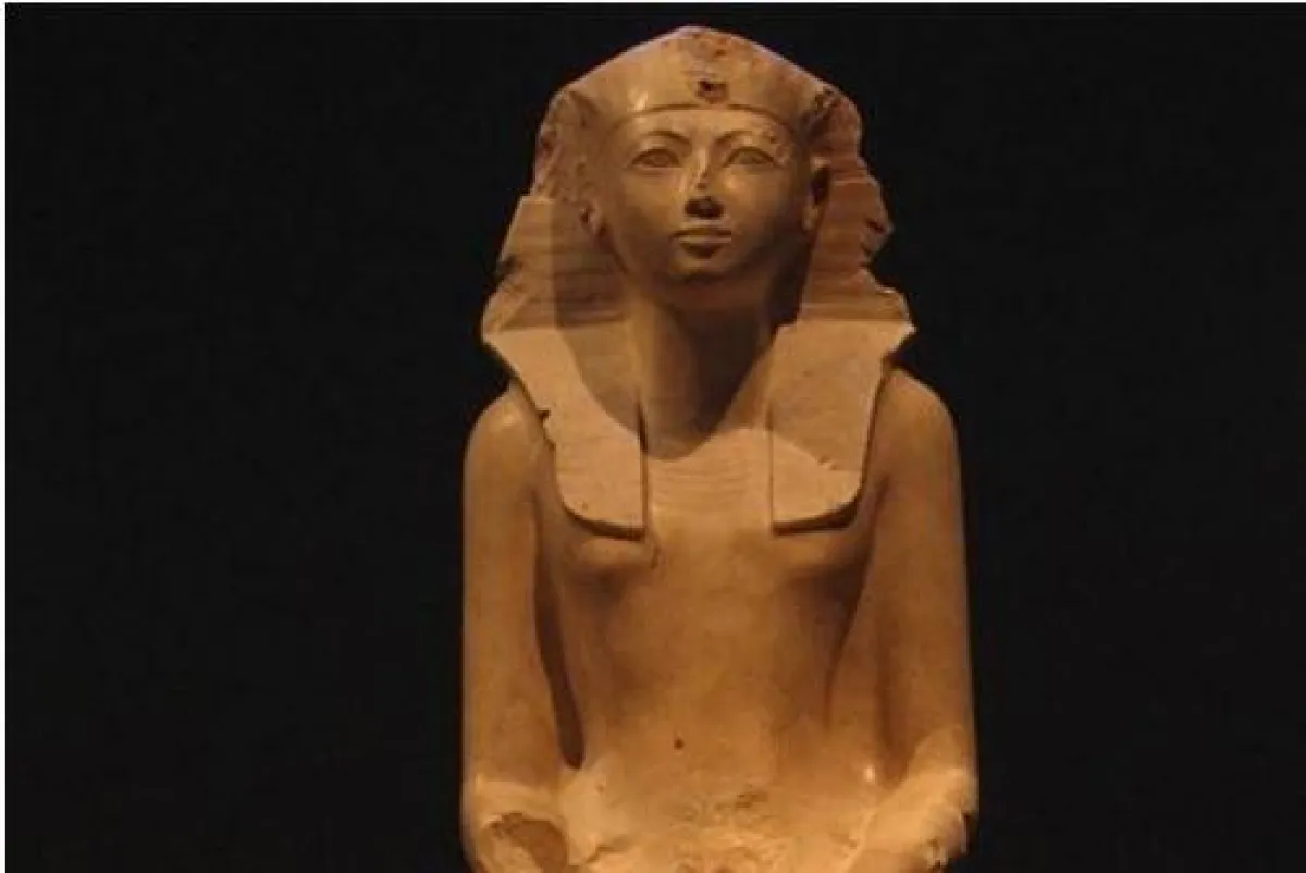 الملكة ميريت نيث