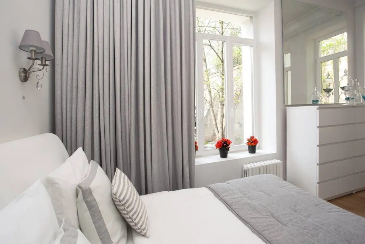 نصائح في الديكور مساعدة في اختيار ستائر غرف النوم المودرن