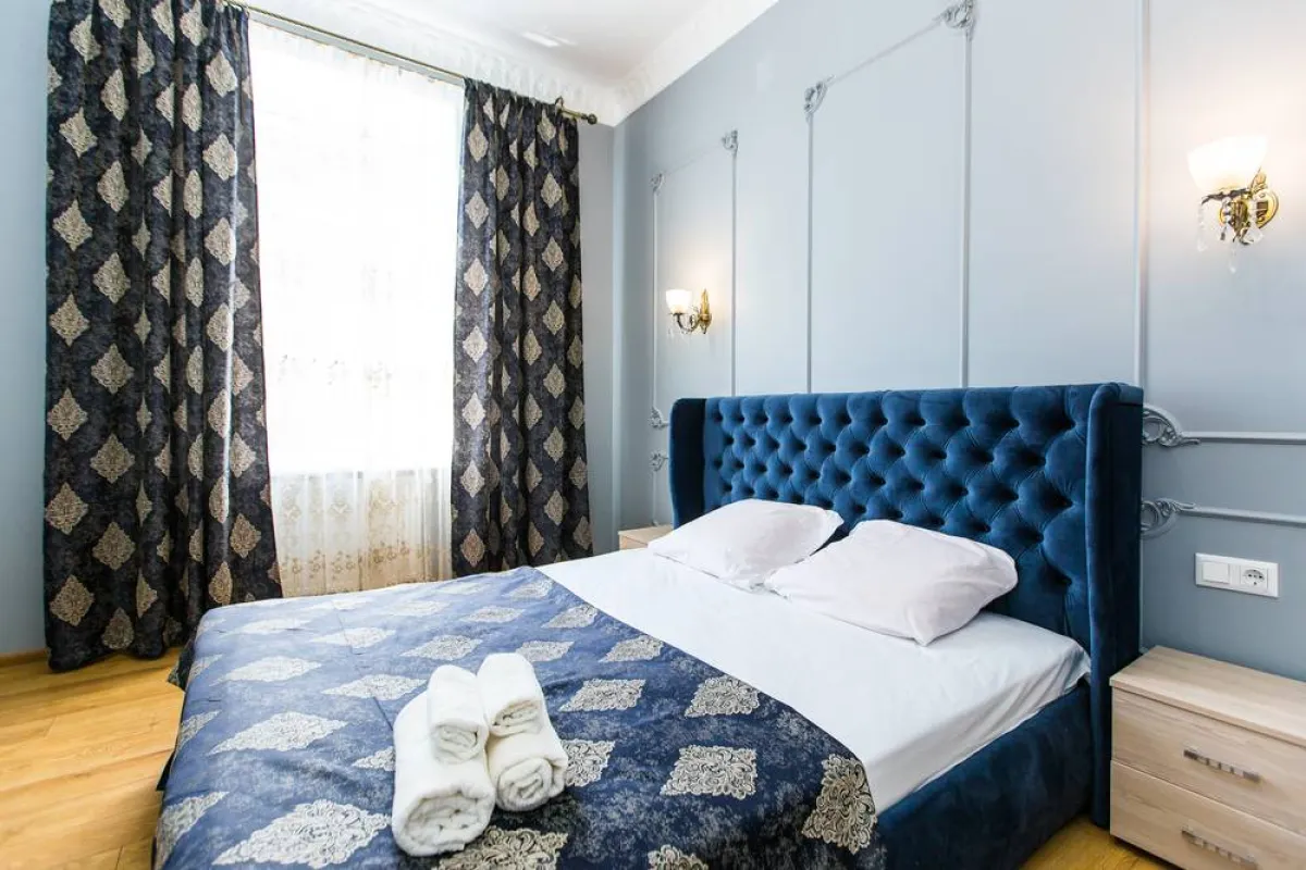 من المُفيد التركيز على اختيار النقوش المرغوبة للستائر، فلا تملّها العين، بعد انقضاء وقت قصير