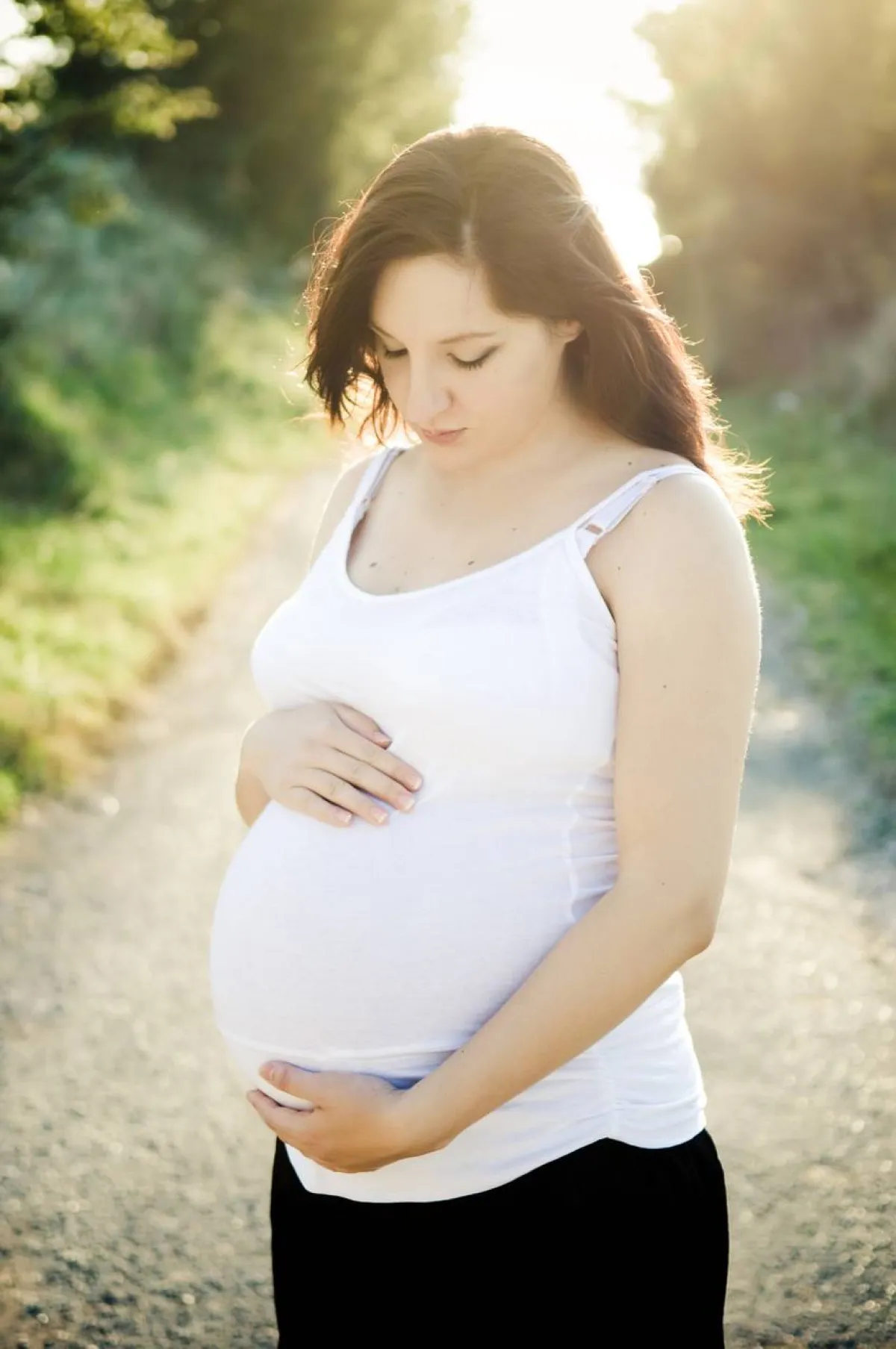 صورة لحامل في الشمس