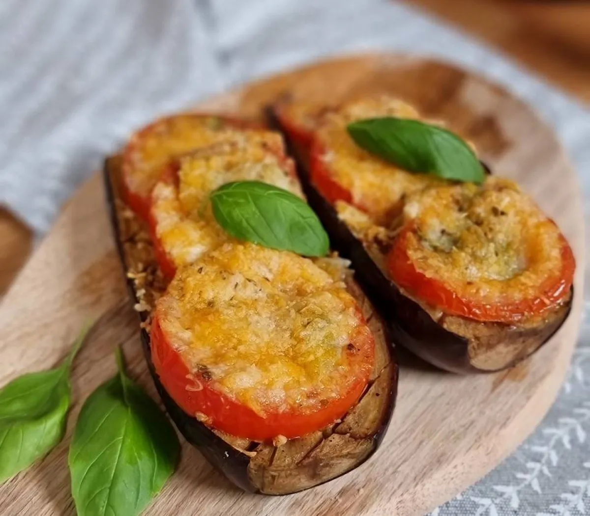 طبق الباذنجان بالجبن