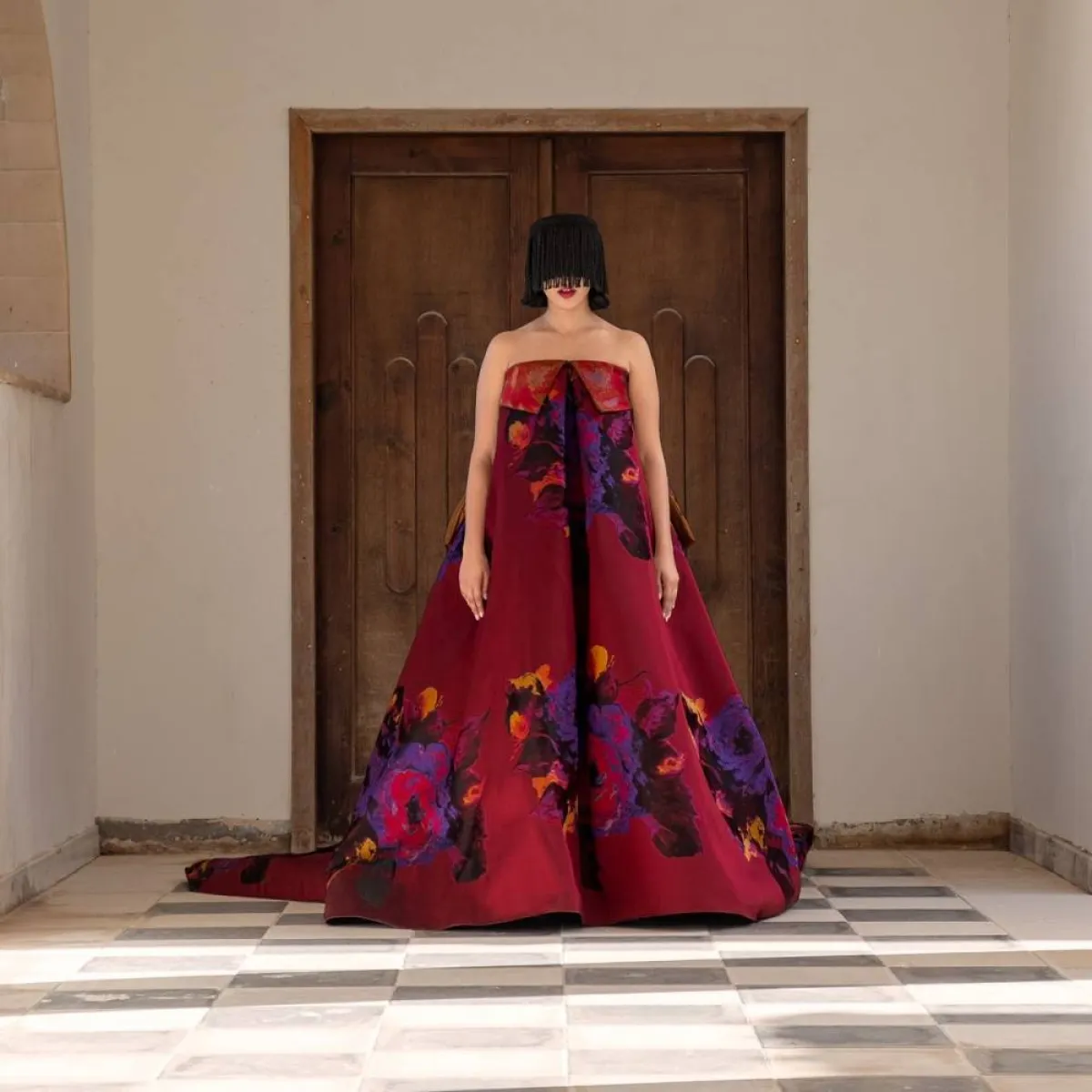 من تصاميم مصممة الأزياء خولة العيبان