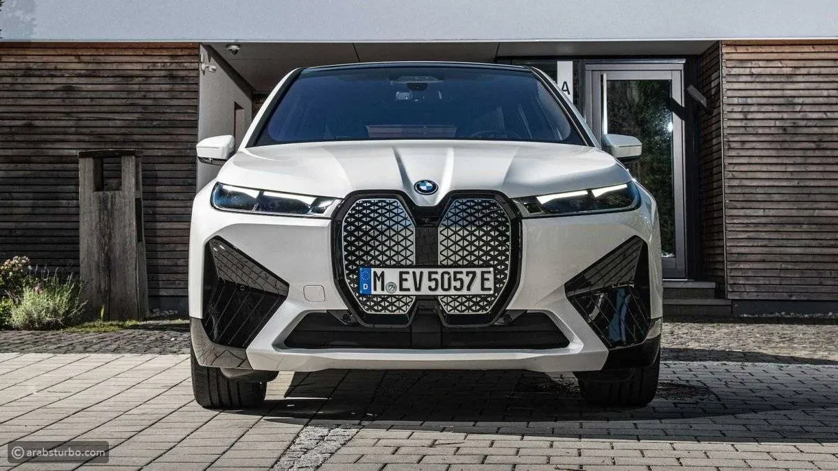 بي إم دبليو تستعد لإطلاق سيارة i7 M50 الكاتمة للصوت