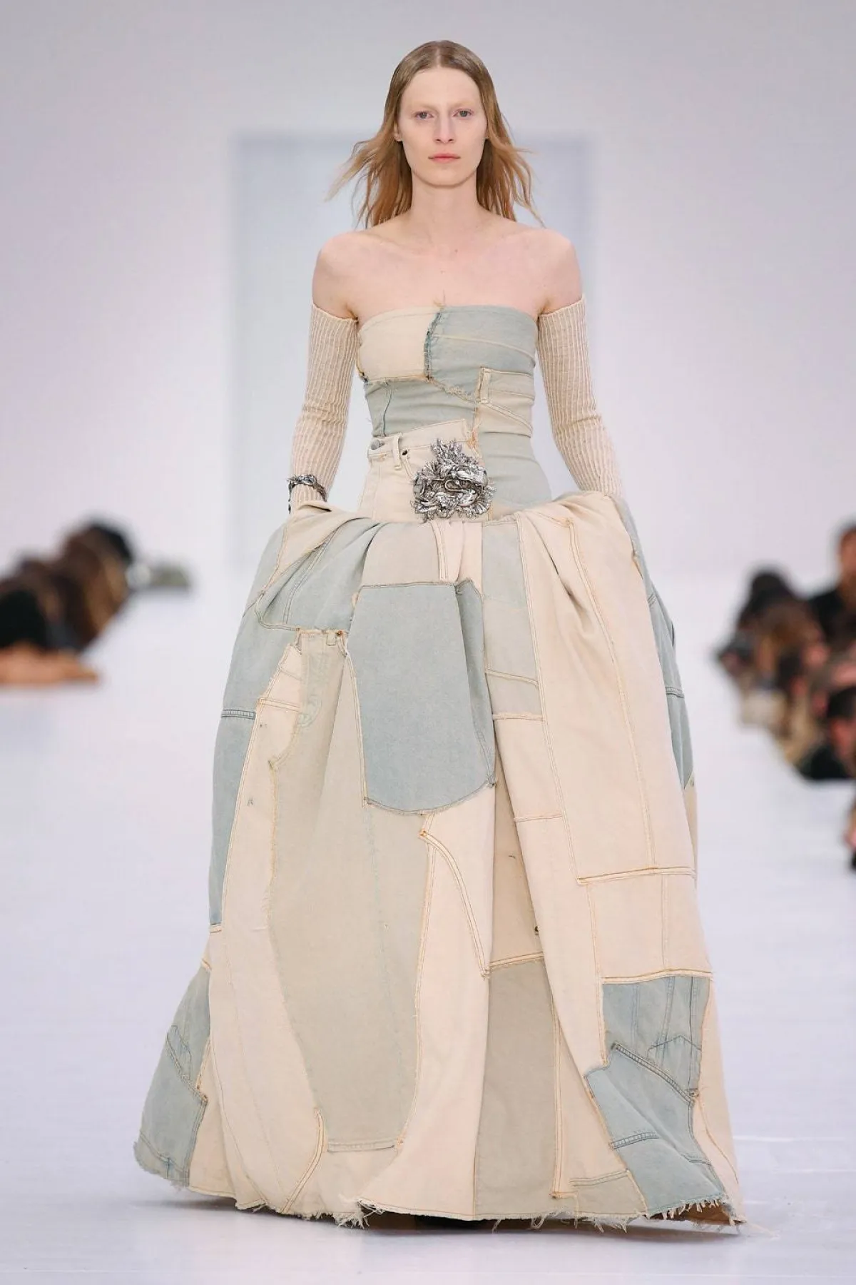 فستان باتشوورك من أكني استديو