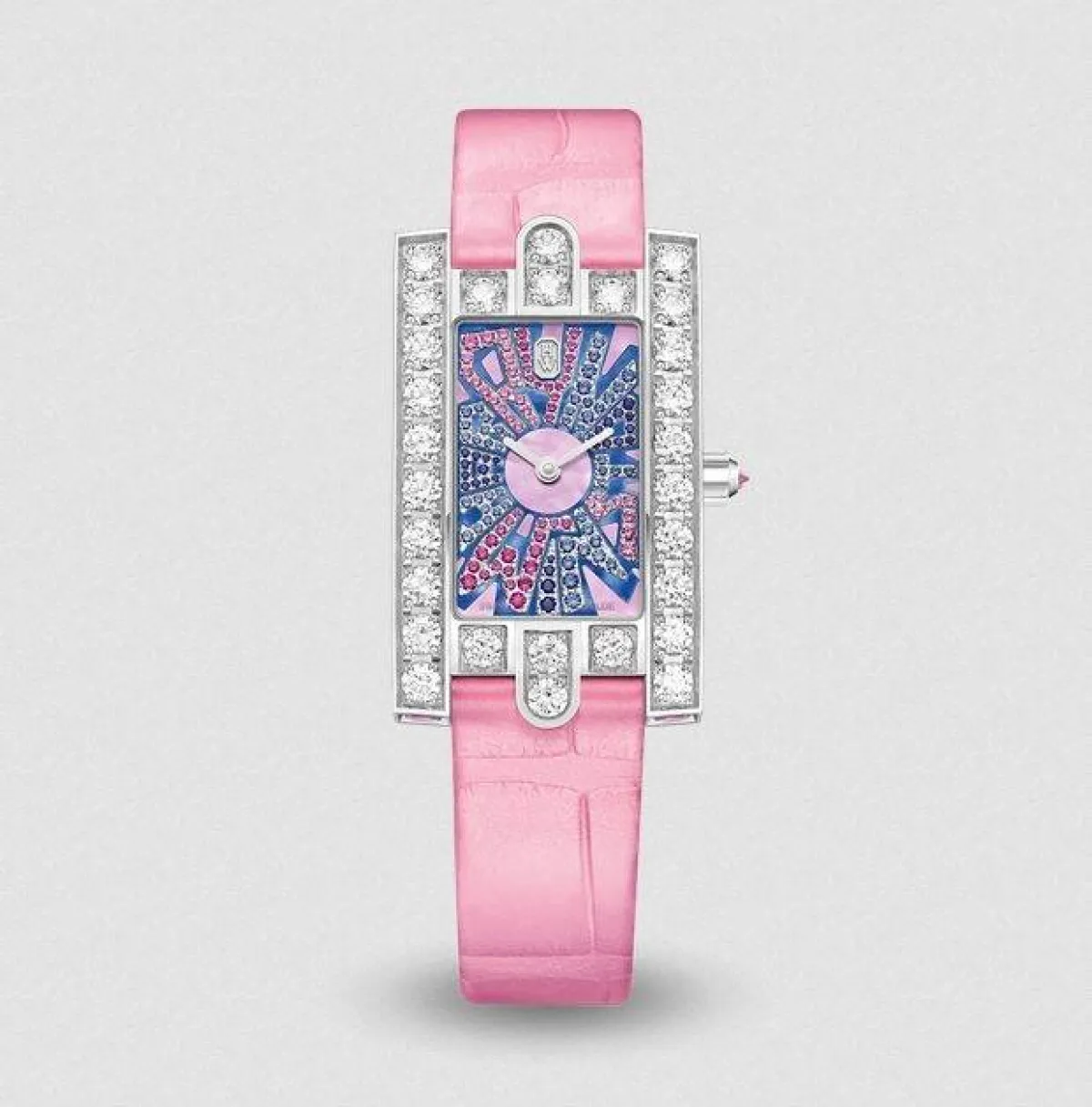 ساعة يد مستطيلة من هاري وينستون Harry Winston