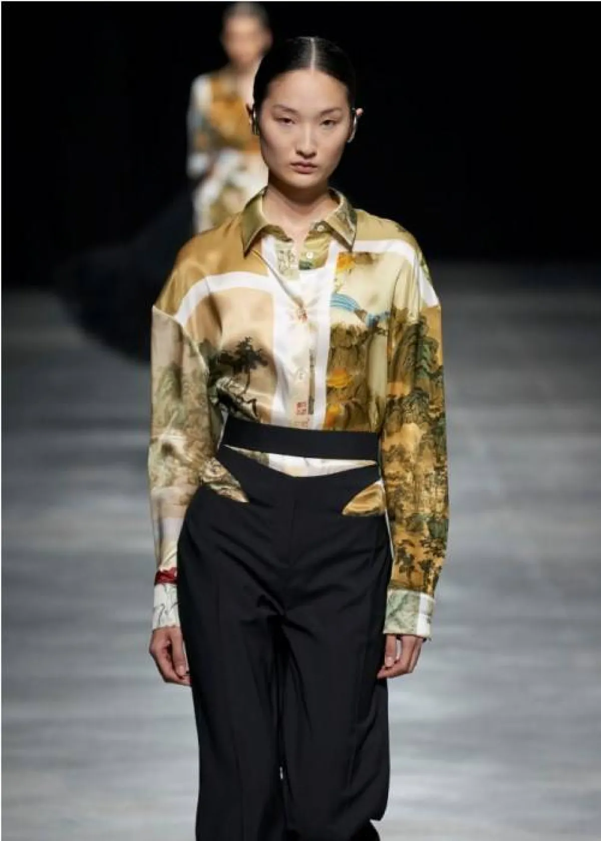 فستان من الساتان من أكت N 1 Act N1