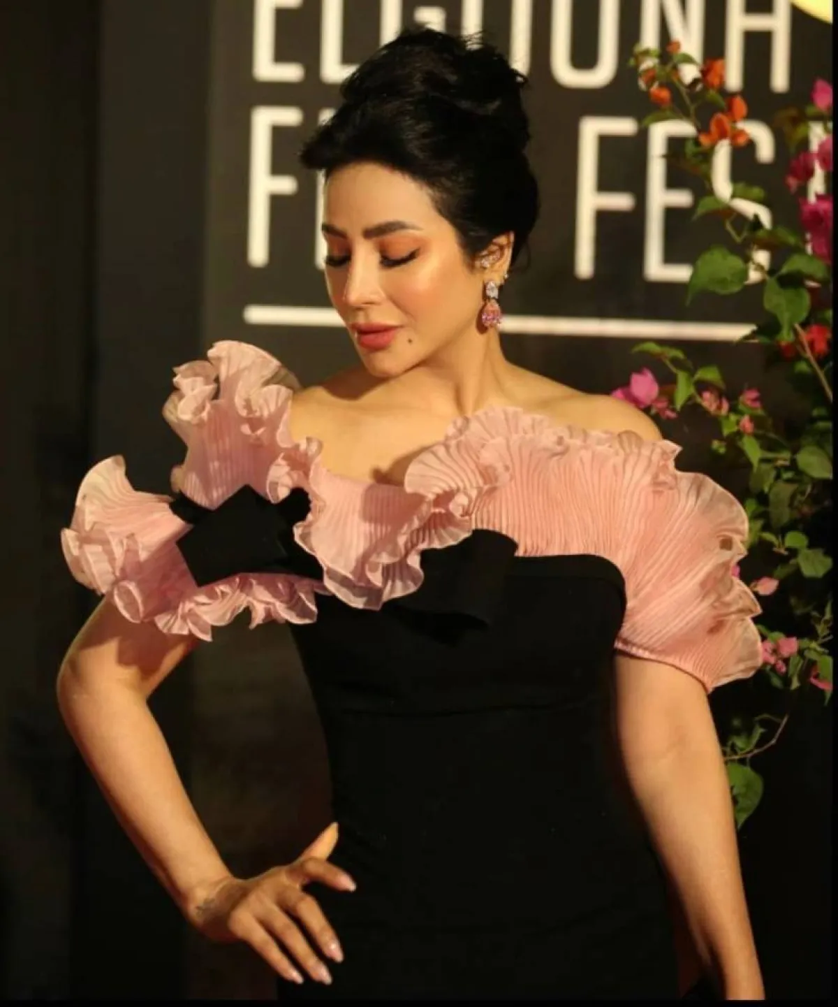 تسريحات شهر مرفوعة بأسلوب لجين عمران