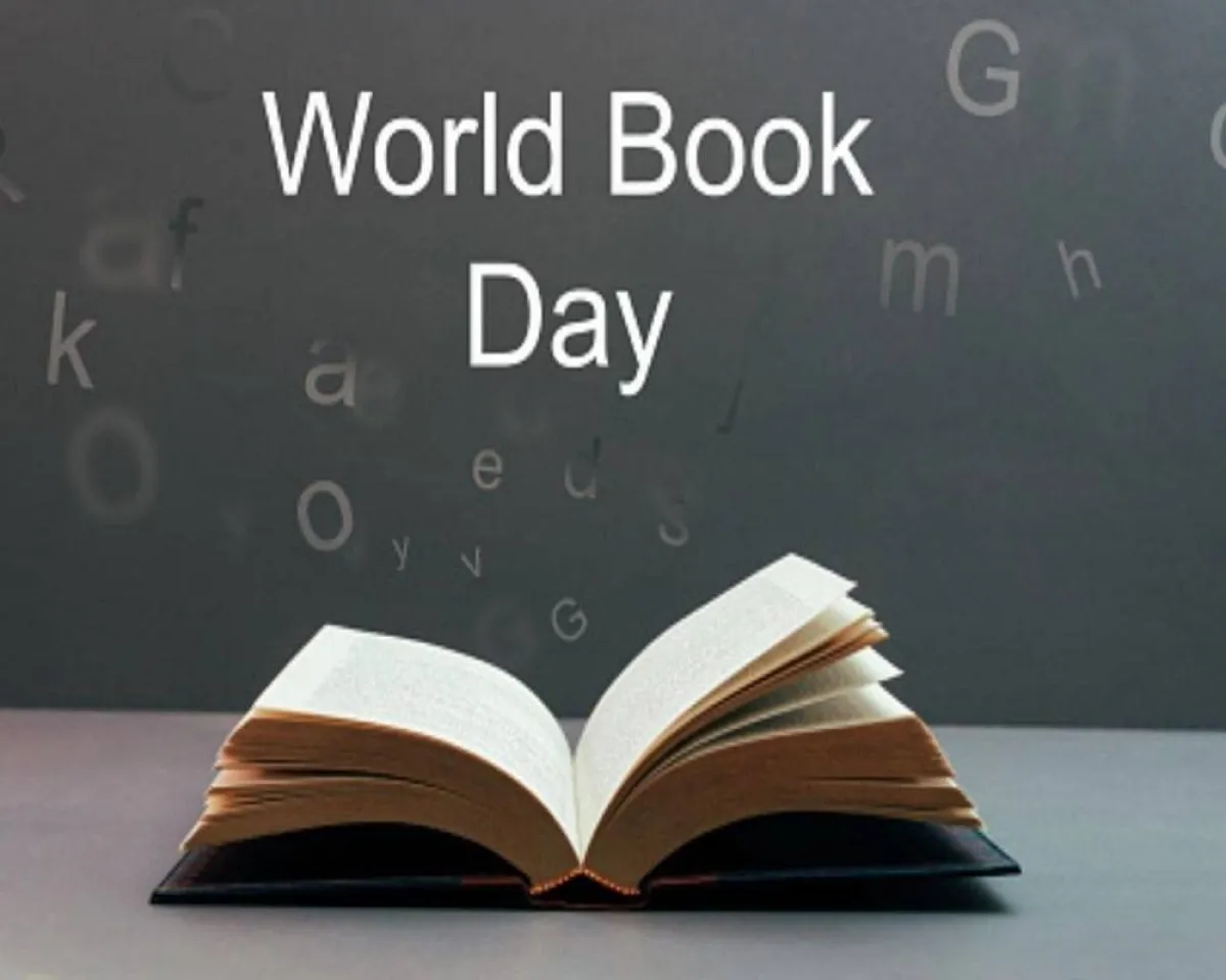 صورة لكتب مفتوح في اليوم العالمي للكتاب