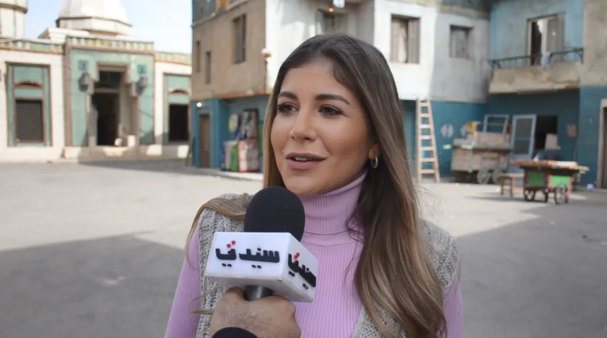 ملك قورة - تصوير محمد عربي من لوكيشن تصوير فيلمها الأخير "الحب بتفاصيله" في الحارة الشعبية