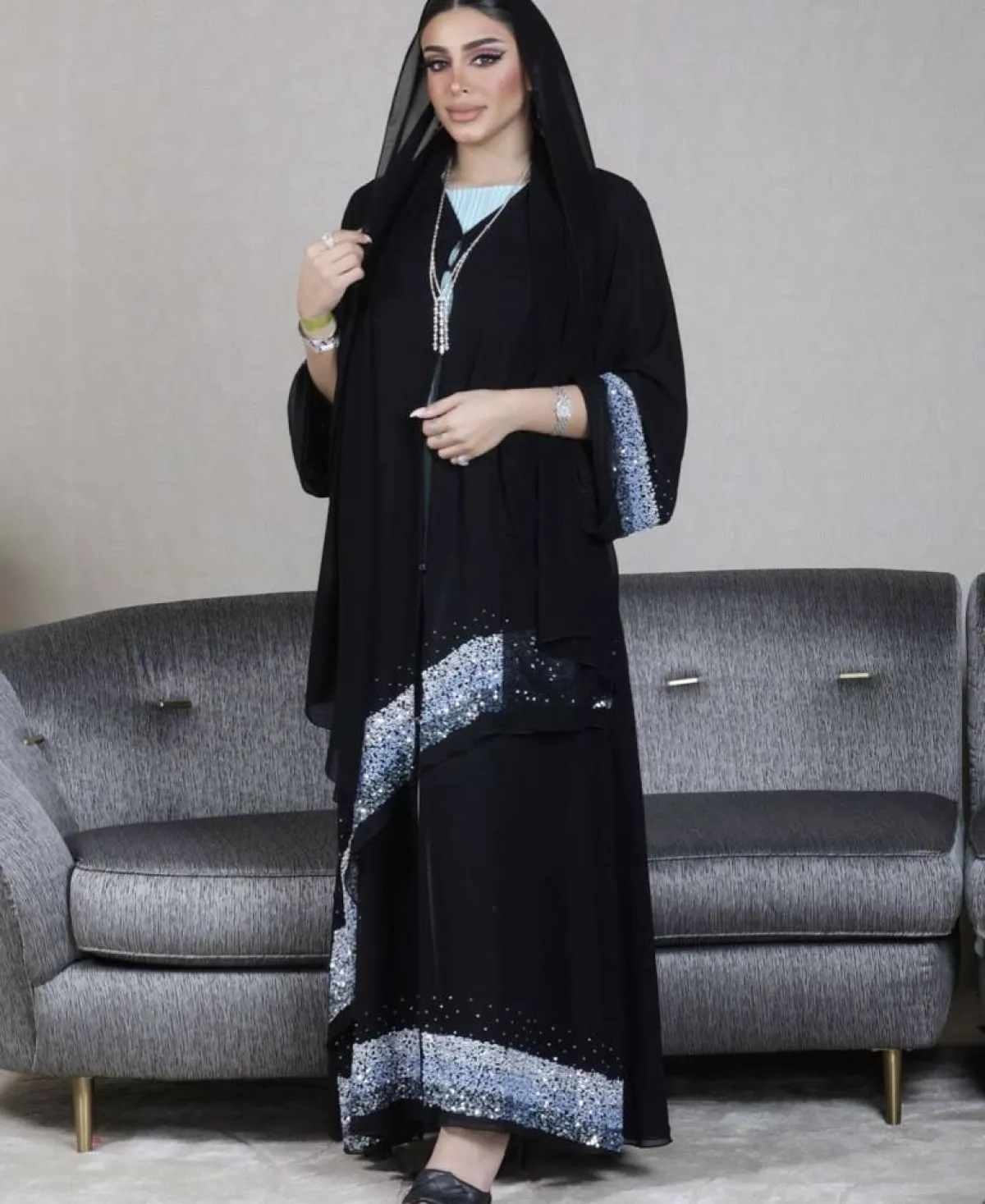 عباية لامعة