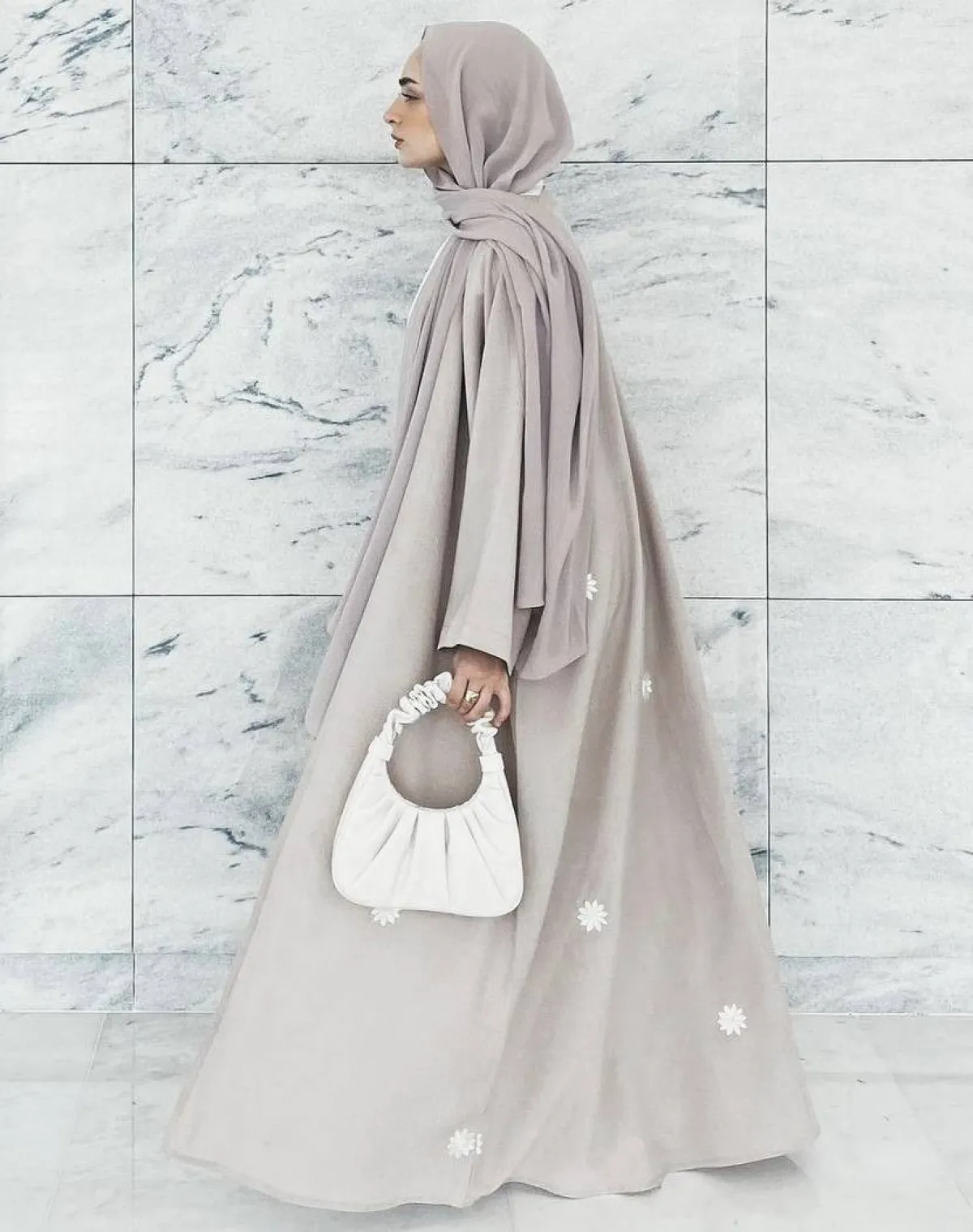 عباية فضفاضة