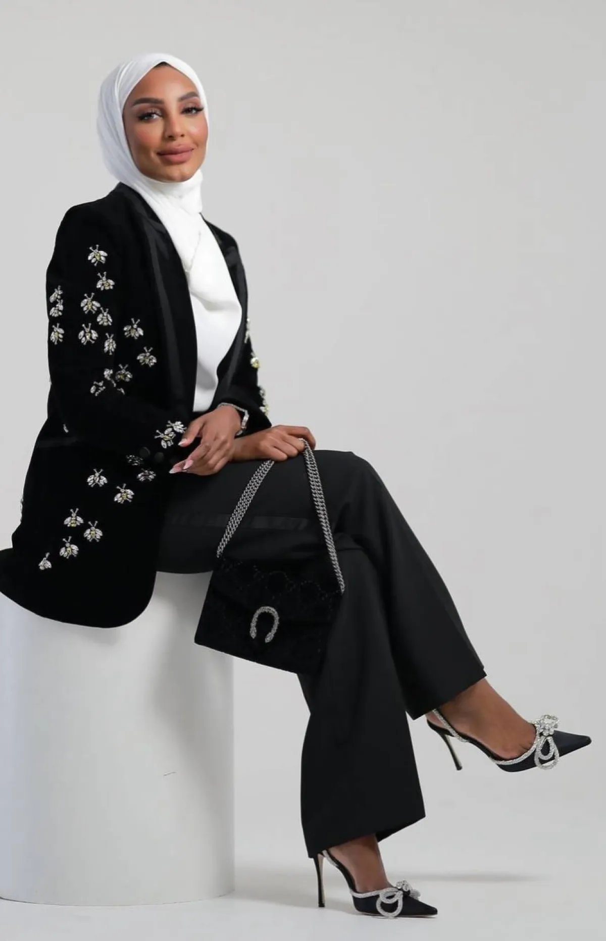 اطلالة حيادية الالوان