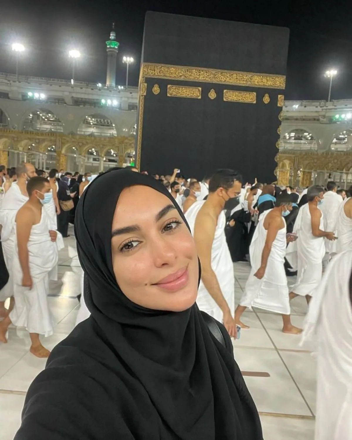 ياسمين صبري تؤدي مناسك العمرة  - الصورة من حسابها على انستغرام