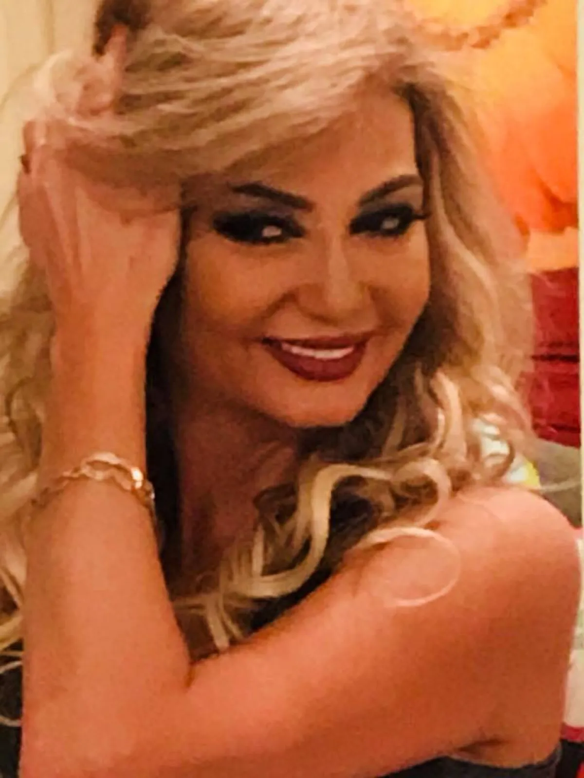 هنادي جبر والدة الفنانة دانة جبر - الصورة من حساب دانة على فيسبوك